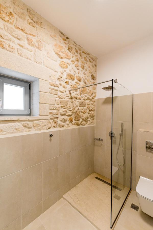 Amvikas Suites-sitia